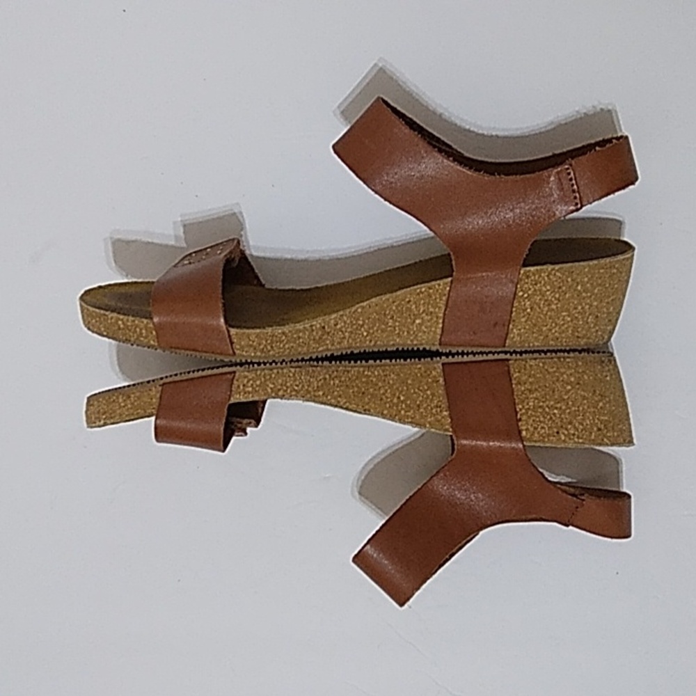 Eric Michael Wedge Sandals - Picture 5 of 7